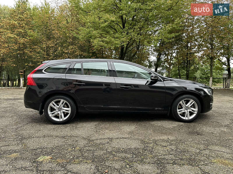 Универсал Volvo V60 2014 в Черновцах