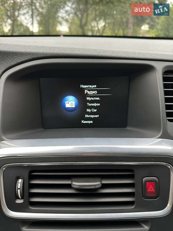 Универсал Volvo V60 2014 в Черновцах