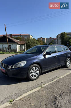 Универсал Volvo V60 2012 в 