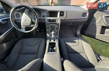 Универсал Volvo V60 2012 в 
