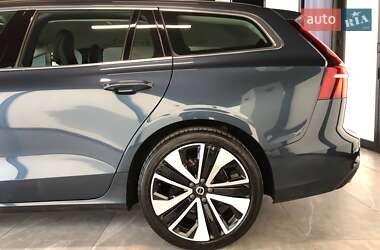 Универсал Volvo V60 2021 в 