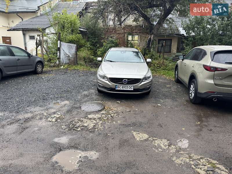 Універсал Volvo V60 2015 в Львові