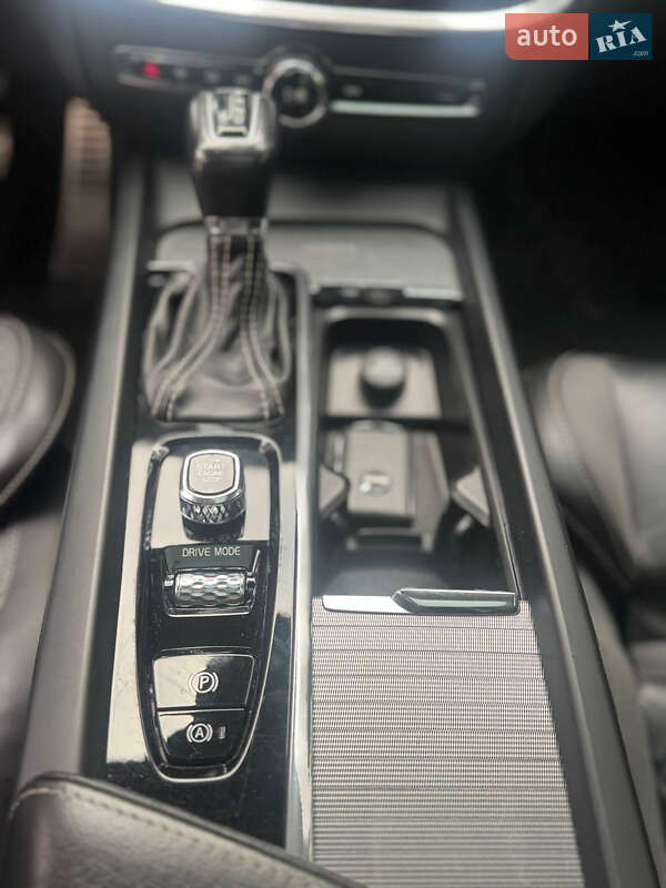 Універсал Volvo V60 2020 в Тернополі