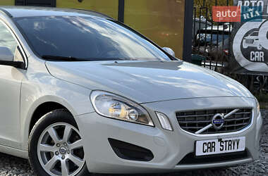 Универсал Volvo V60 2011 в 