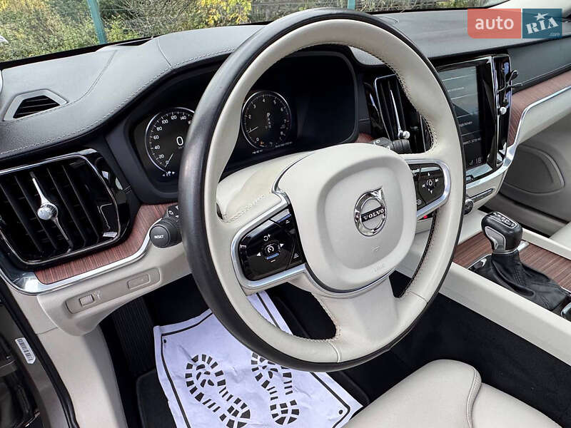 Универсал Volvo V60 2020 в Дрогобыче