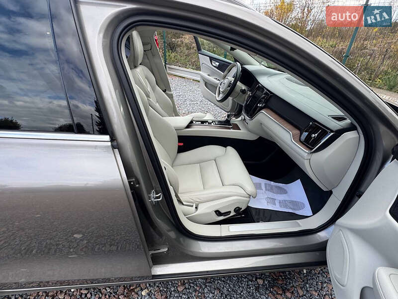 Универсал Volvo V60 2020 в Дрогобыче