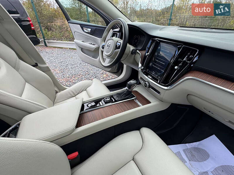 Универсал Volvo V60 2020 в Дрогобыче