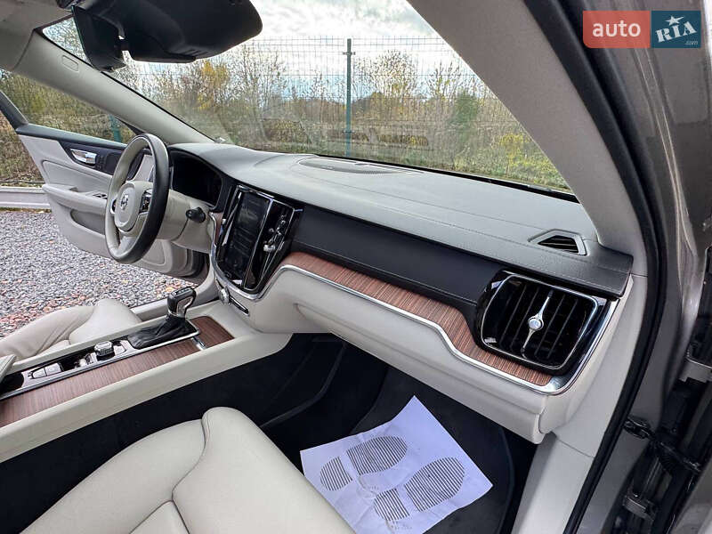 Универсал Volvo V60 2020 в Дрогобыче