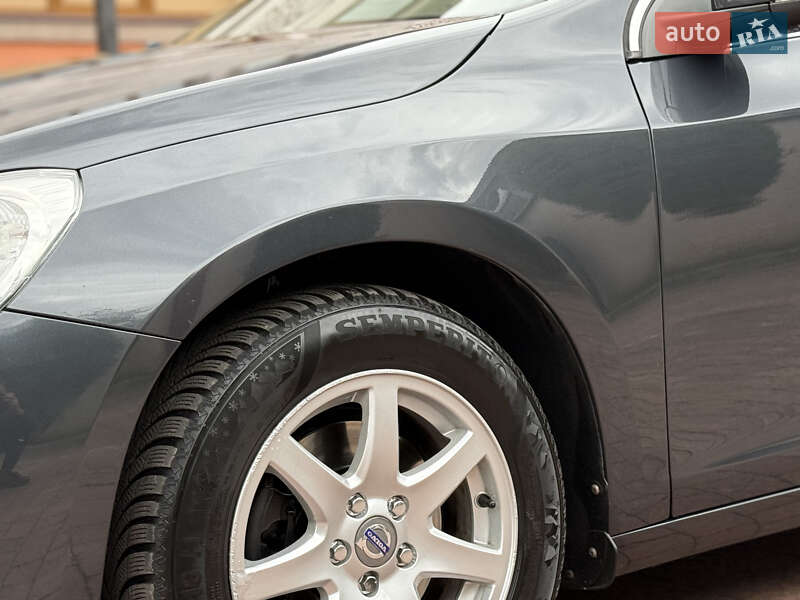 Универсал Volvo V60 2012 в Стрые фото 38 Универсал Volvo V60 2012 в Стрые