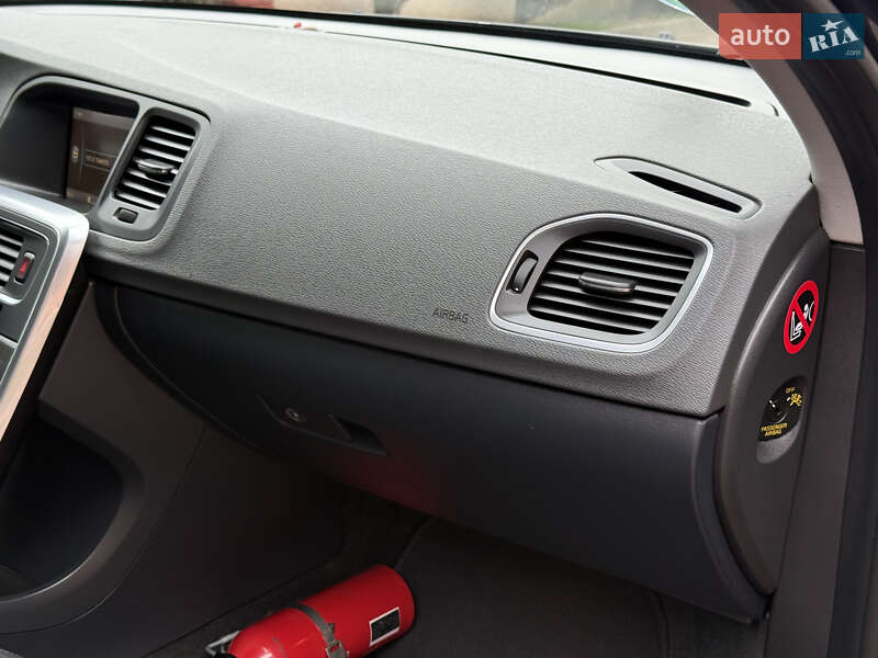 Универсал Volvo V60 2012 в Стрые фото 85 Универсал Volvo V60 2012 в Стрые
