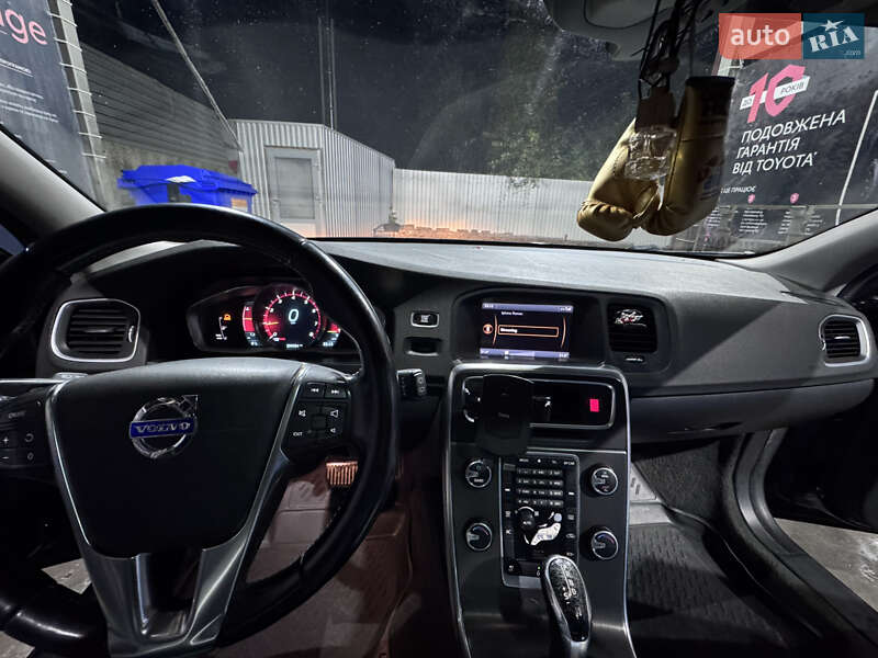 Универсал Volvo V60 2014 в Львове