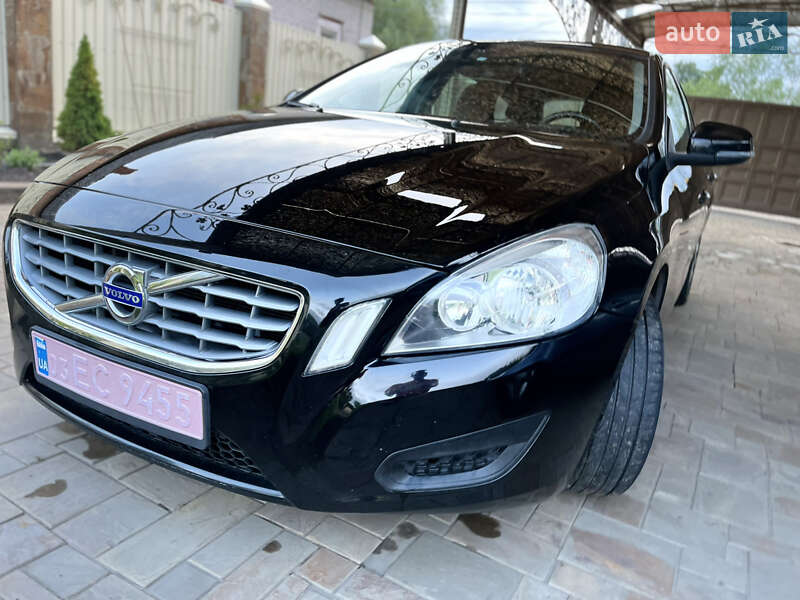 Универсал Volvo V60 2012 в Ахтырке