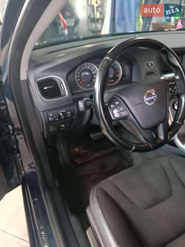 Универсал Volvo V60 2012 в Золочеве