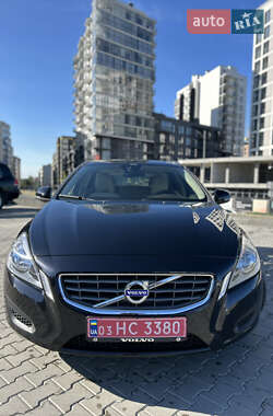 Универсал Volvo V60 2012 в Львове