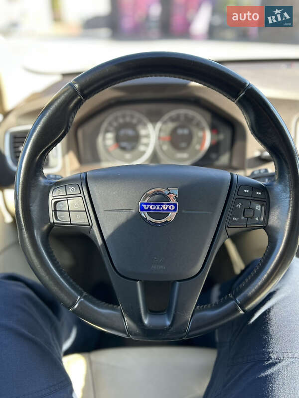 Универсал Volvo V60 2012 в Львове