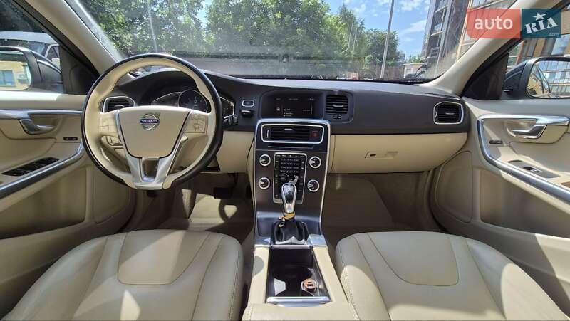 Універсал Volvo V60 2015 в Вінниці