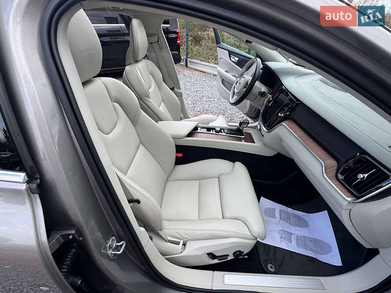 Універсал Volvo V60 2020 в Дрогобичі