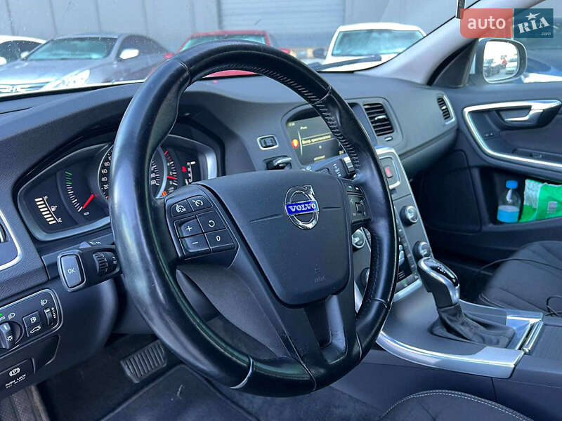 Універсал Volvo V60 2014 в Львові