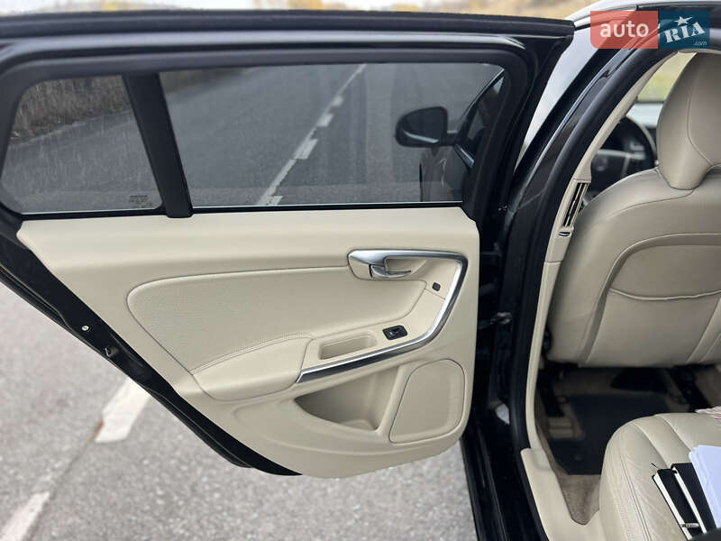 Универсал Volvo V60 2012 в Тернополе