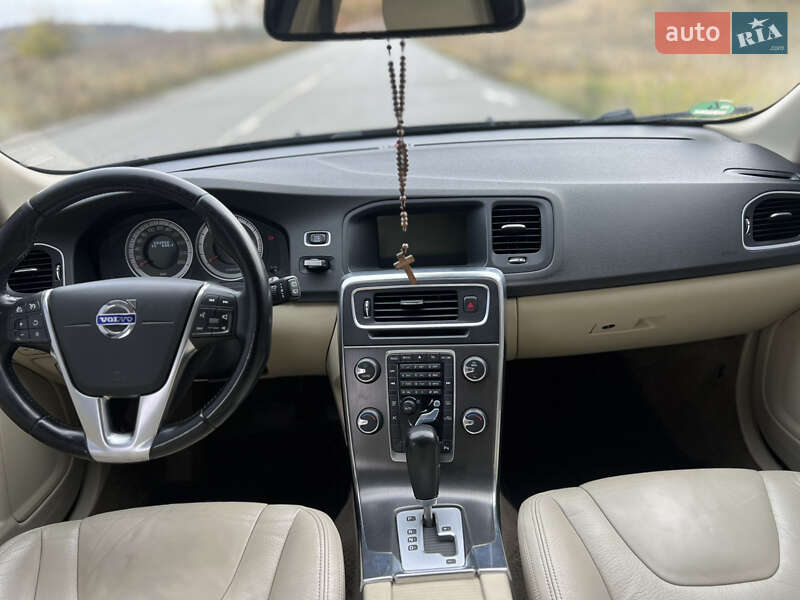 Универсал Volvo V60 2012 в Тернополе