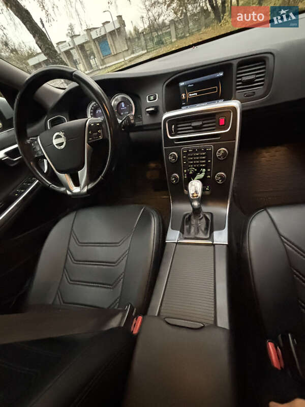Универсал Volvo V60 2012 в Золочеве фото 16 Универсал Volvo V60 2012 в Золочеве