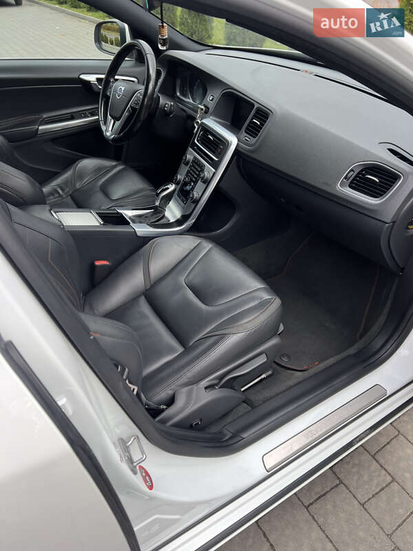 Універсал Volvo V60 2016 в Луцьку фото 31 Універсал Volvo V60 2016 в Луцьку