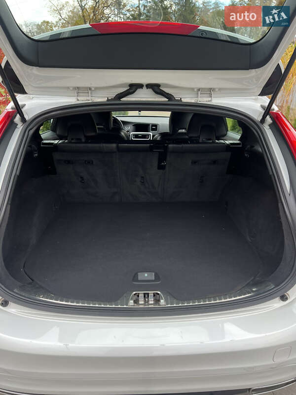 Універсал Volvo V60 2016 в Луцьку фото 42 Універсал Volvo V60 2016 в Луцьку