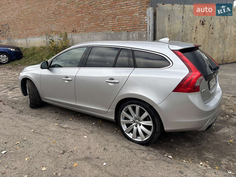 Універсал Volvo V60 2015 в Києві