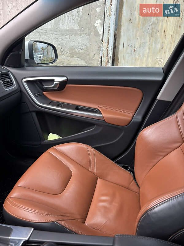 Універсал Volvo V60 2015 в Києві