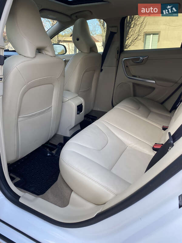 Універсал Volvo V60 2014 в Кропивницькому