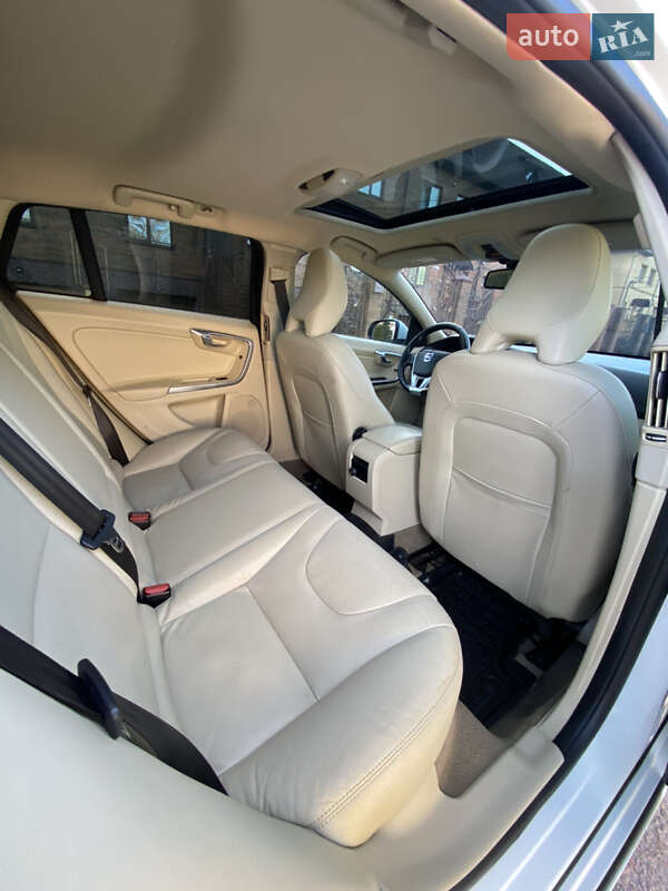 Універсал Volvo V60 2014 в Кропивницькому