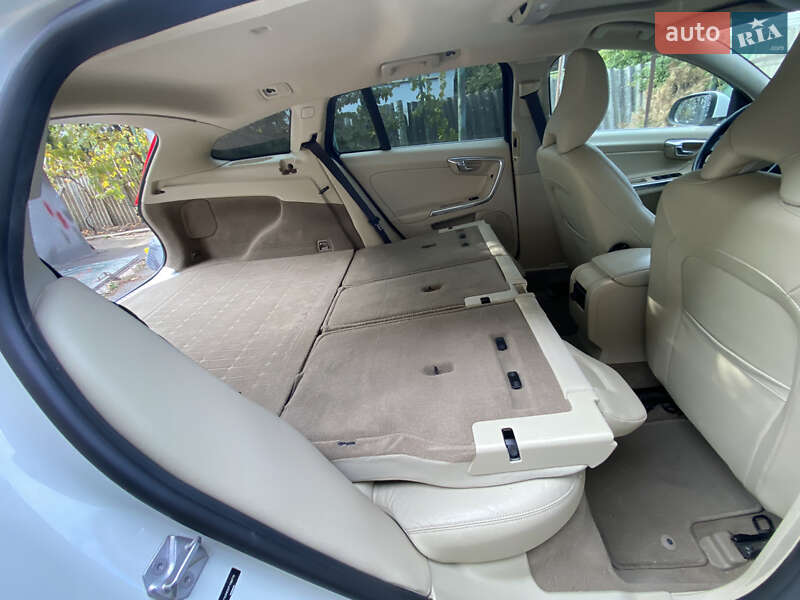 Універсал Volvo V60 2014 в Кропивницькому