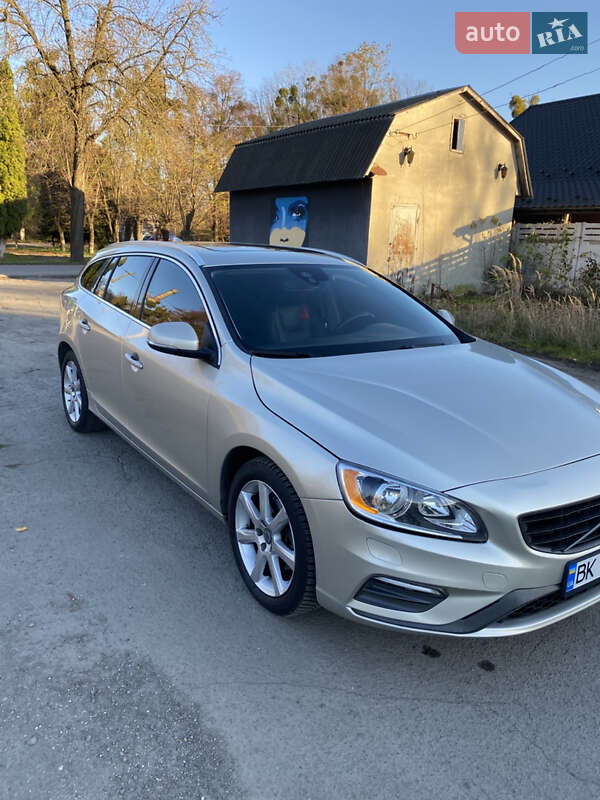 Универсал Volvo V60 2016 в Львове фото 7 Универсал Volvo V60 2016 в Львове
