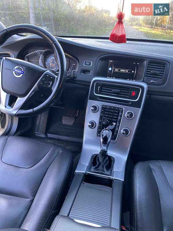 Универсал Volvo V60 2016 в Львове фото 35 Универсал Volvo V60 2016 в Львове
