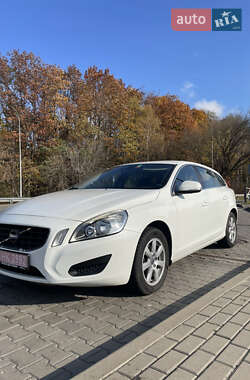 Универсал Volvo V60 2012 в Киеве