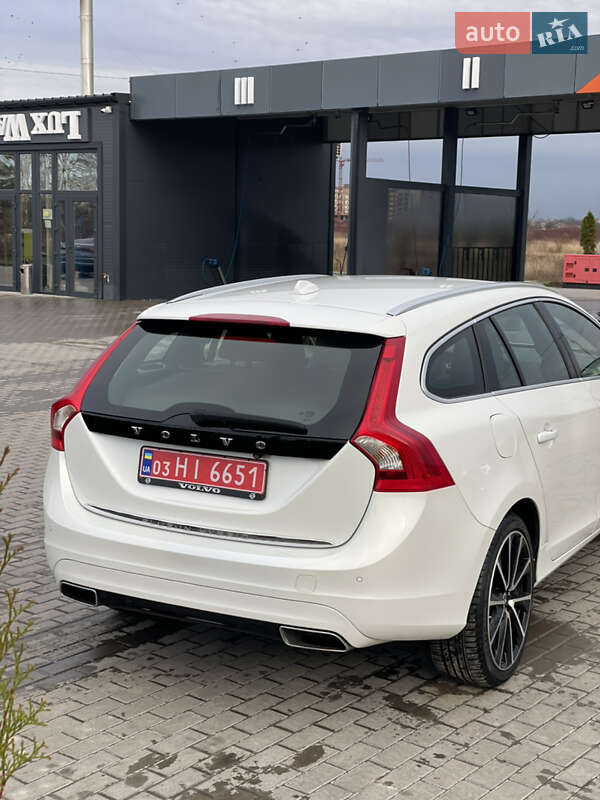 Універсал Volvo V60 2014 в Золочеві