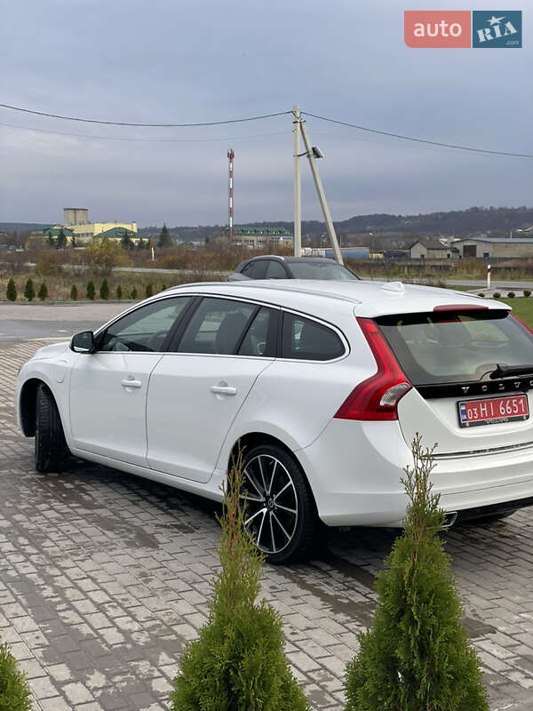 Універсал Volvo V60 2014 в Золочеві