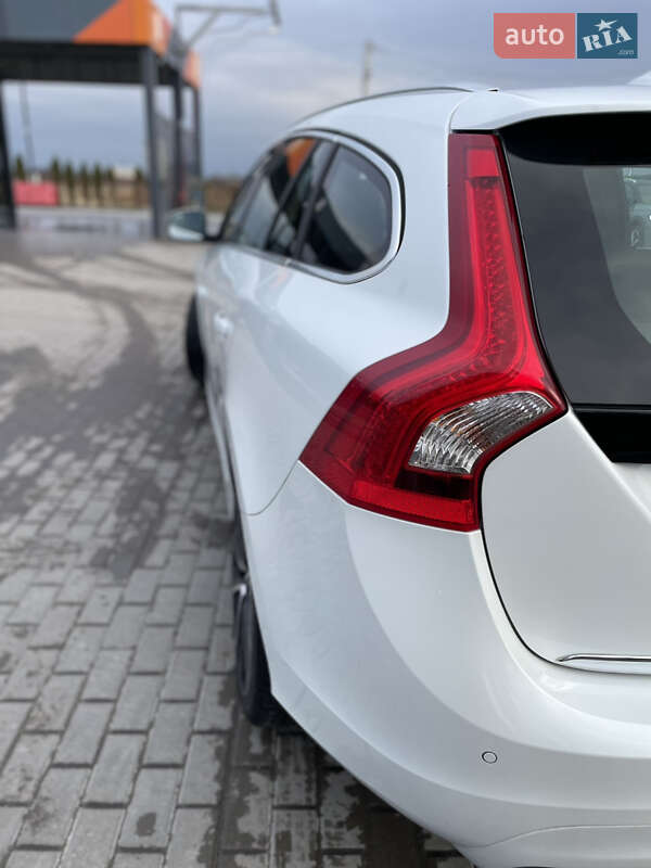 Універсал Volvo V60 2014 в Золочеві
