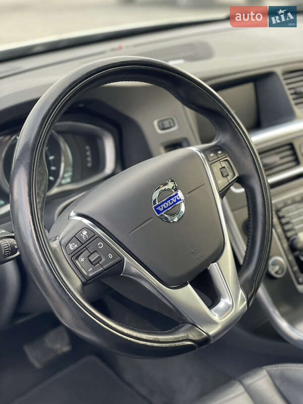 Універсал Volvo V60 2014 в Золочеві