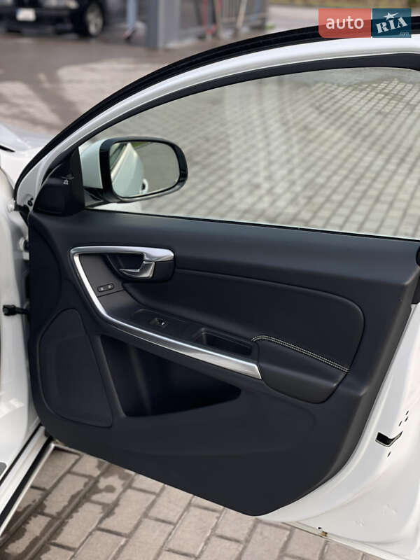 Універсал Volvo V60 2014 в Золочеві