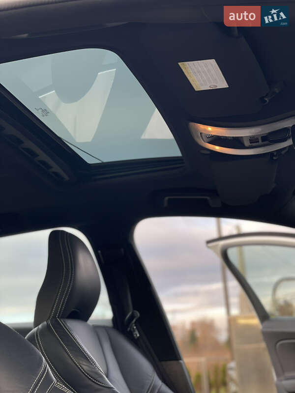 Універсал Volvo V60 2014 в Золочеві