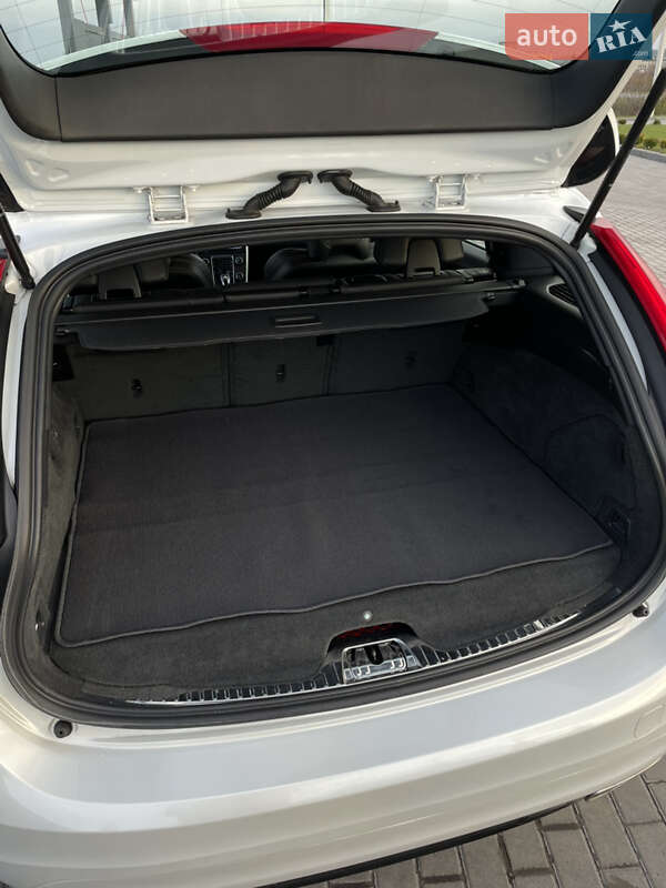 Універсал Volvo V60 2014 в Золочеві