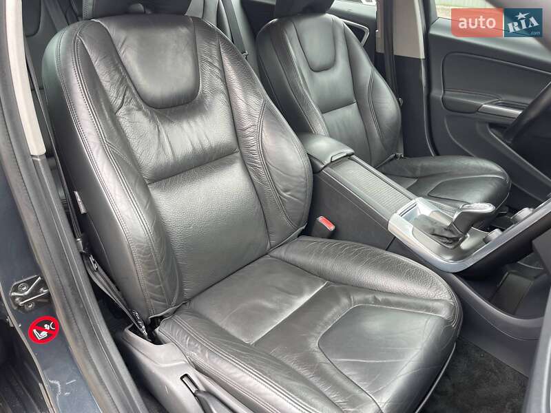 Універсал Volvo V60 2013 в Луцьку