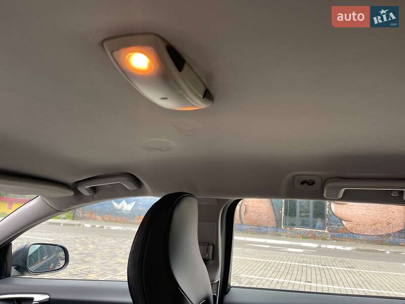 Універсал Volvo V60 2013 в Луцьку