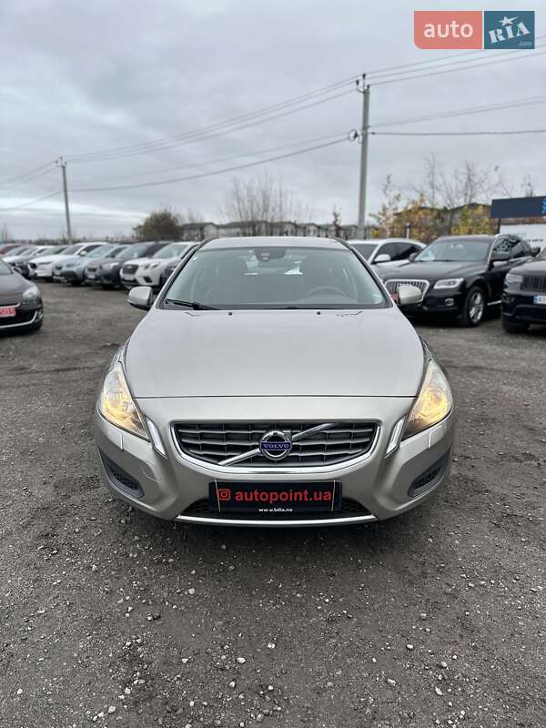 Volvo V60 2011 Volvo V60 2011