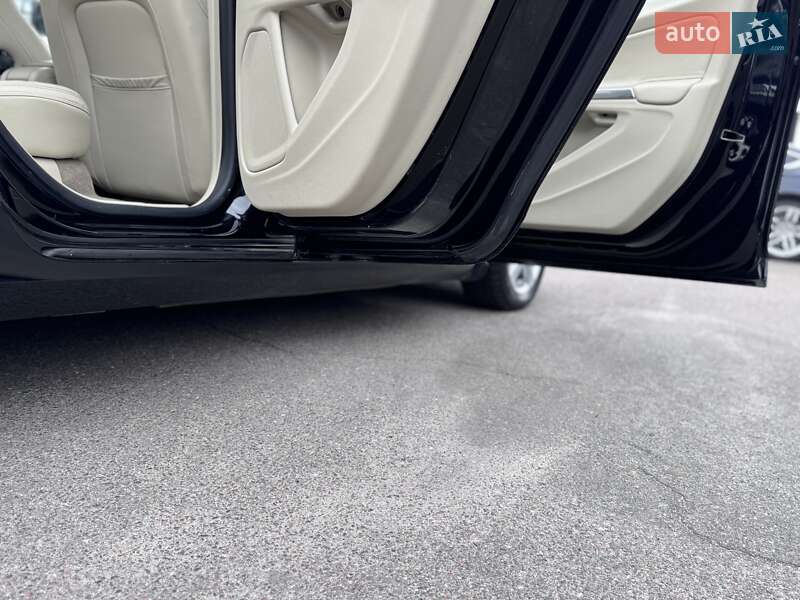 Універсал Volvo V60 2012 в Києві