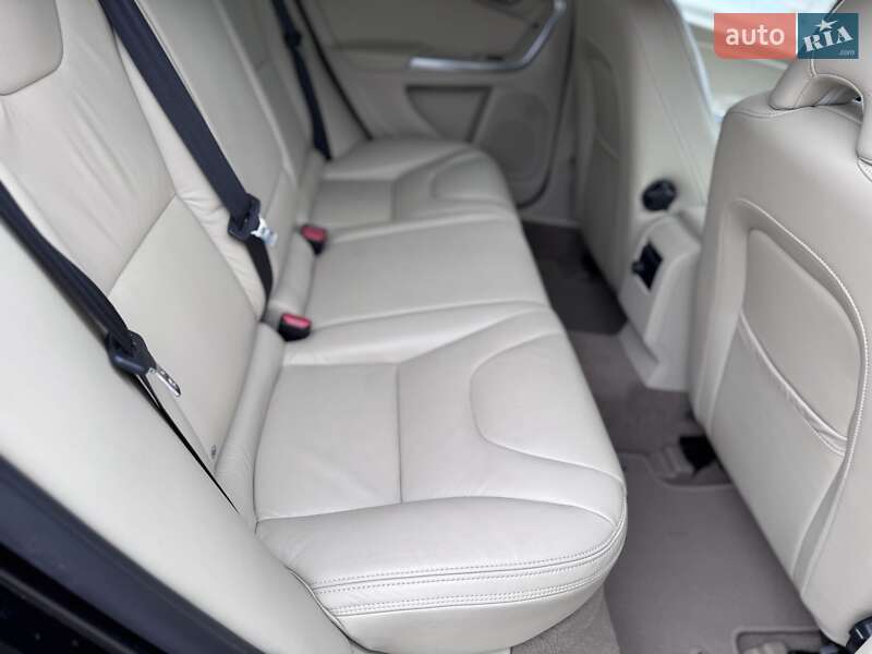 Універсал Volvo V60 2012 в Києві