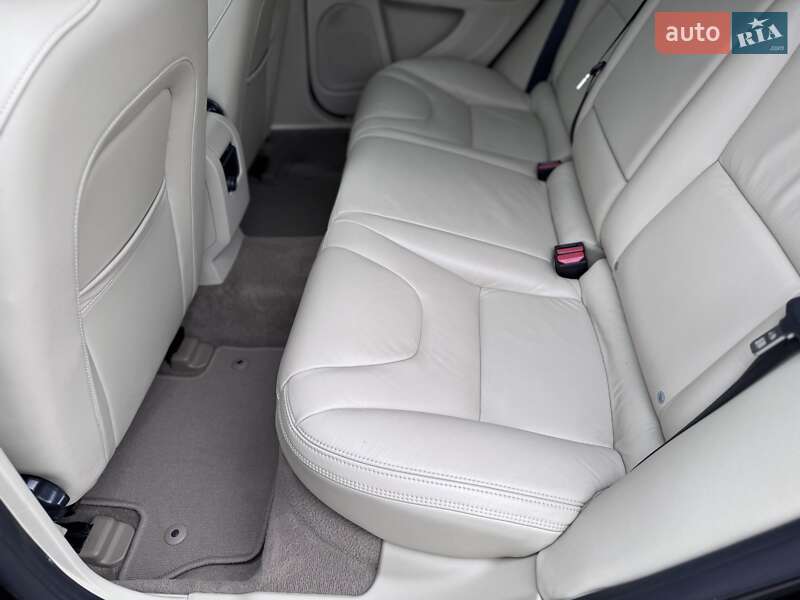 Універсал Volvo V60 2012 в Києві