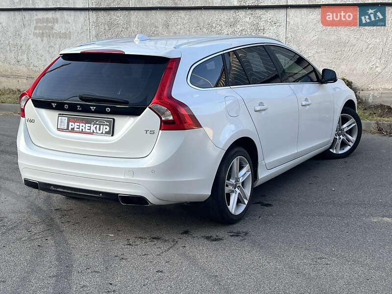 Универсал Volvo V60 2014 в Киеве