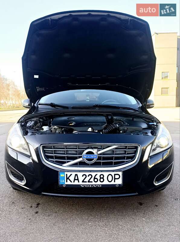 Универсал Volvo V60 2012 в Киеве